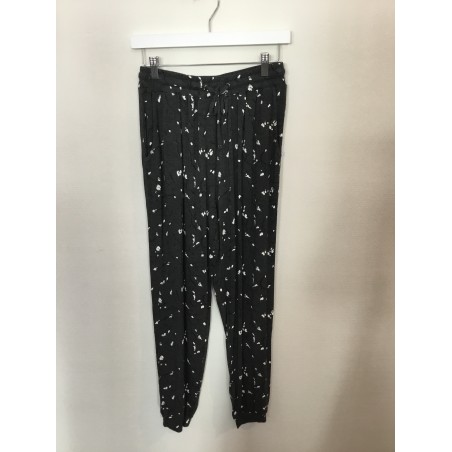 Jogger casual modèle Eira marque THOUGHT en viscose de bambou